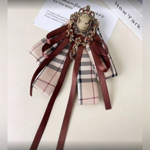 Elegant Brown Plaid And Antique Gold Cameo Brooch 39$